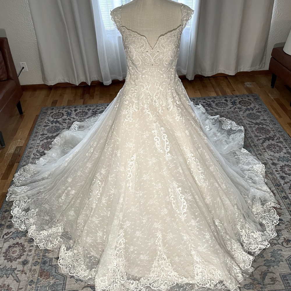 Wedding dress